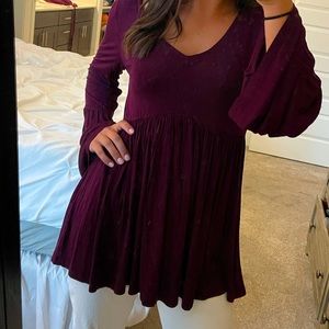 Maroon flowy v neck blouse